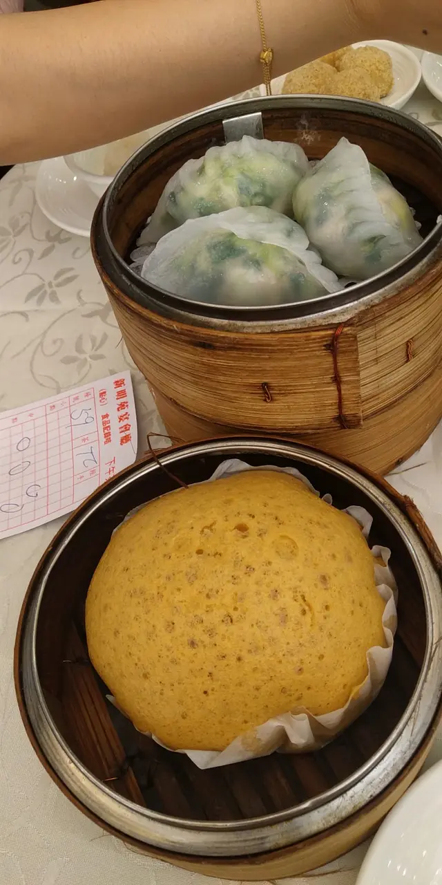 馬拉糕及菜苗餃