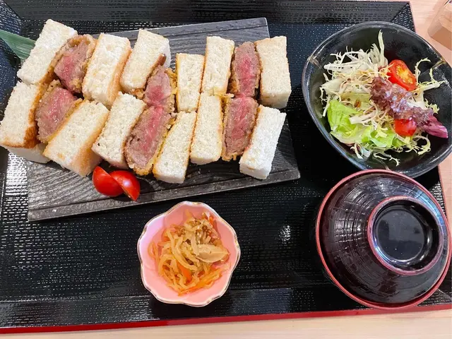 吉列和牛三文治定食