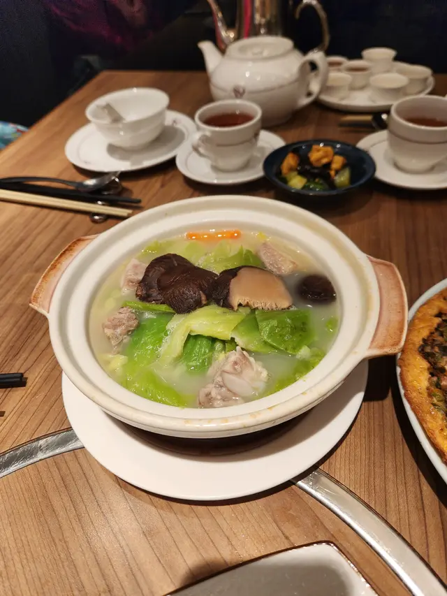 高湯鹹骨大芥菜煲