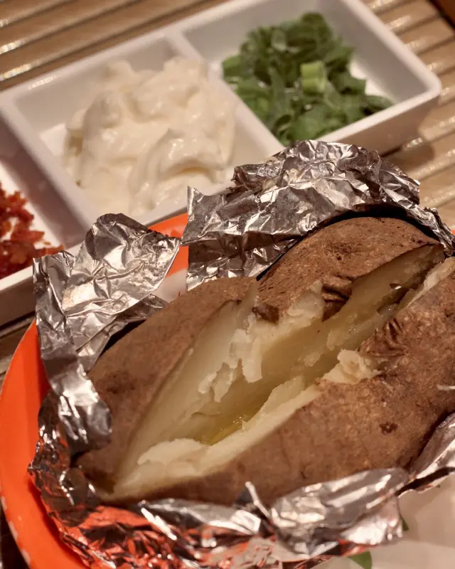 酸忌廉煙肉焗薯