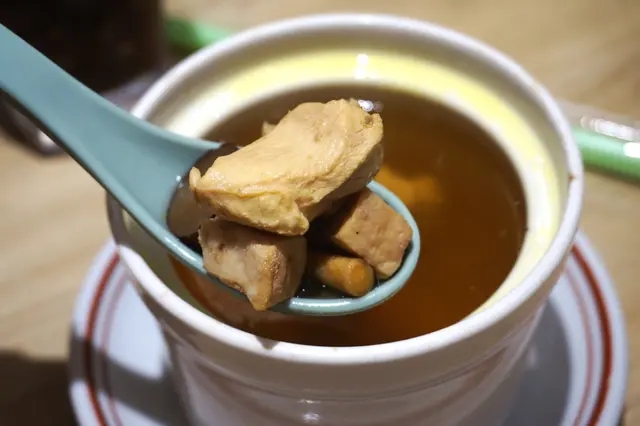 黨參赤肉雞肉燉湯