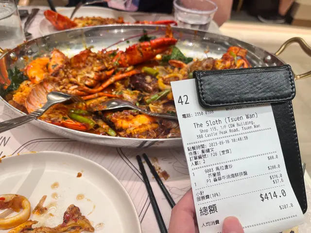 餐廳上左冬蔭公味，我地唔係叫呢個味