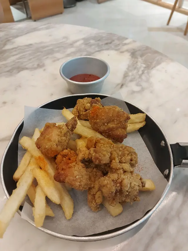 下午茶既價錢，加錢小食既份量