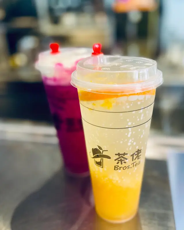 梳打汽泡好足，杯底有好多橙肉🍊同菠蘿🍍果肉🫰🏻，果然真材實料🫰🏻
呢個組合其實真係冇得輸，口感清爽refreshing🫰🏻咁焗既天氣下🔥飲番啖真係超解渴👍🏻條氣都順番哂👍🏻
