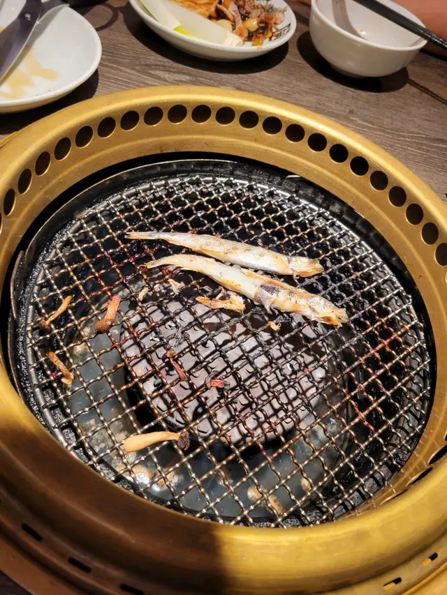 燒多春魚進行中……