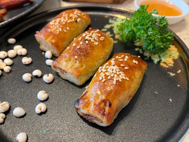 芝麻蔥茸叉燒酥