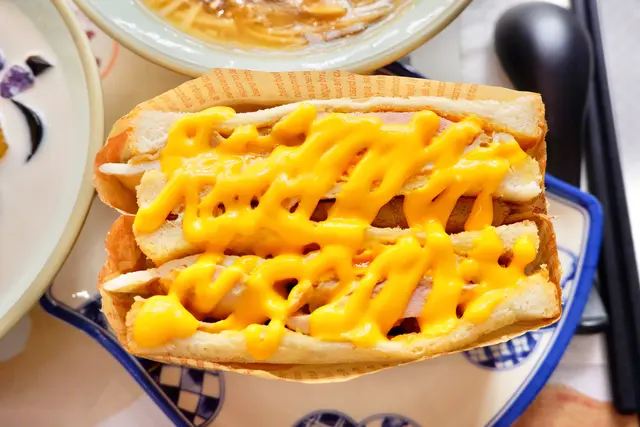 麻辣鬼椒起司雞腿蛋吐司