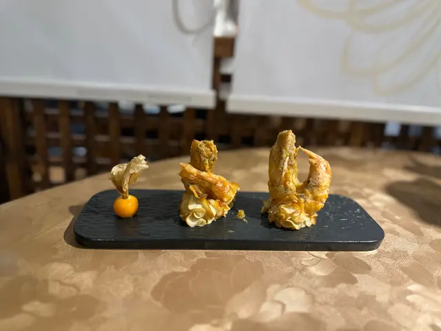 金黃沙獻大虎蝦