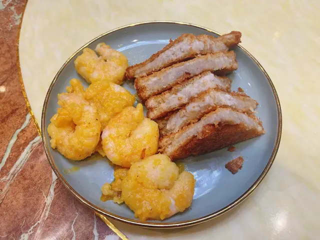 原隻蝦球拼芋蓉多士