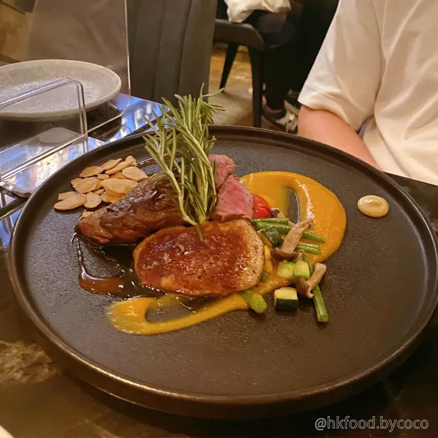 美國頂級牛腹扒 配 香煎鴨肝