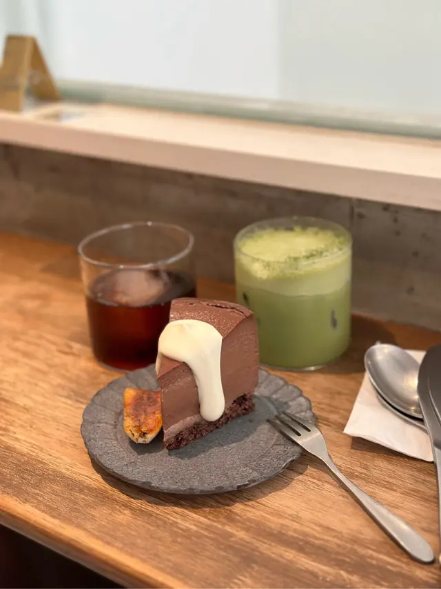 Dark Chocolate Whiskey Burnt Cheesecake
