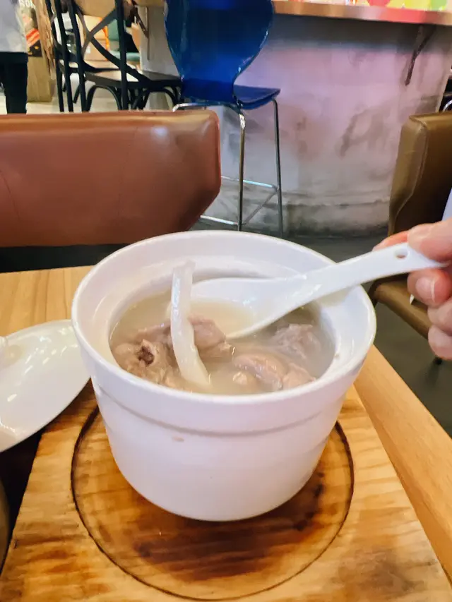 滋潤紅棗椰子雞湯