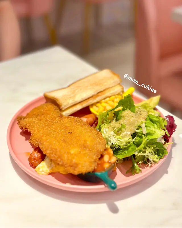 全日早餐配炸魚柳多士