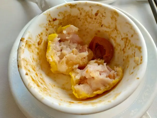 原隻鮑魚燒賣皇