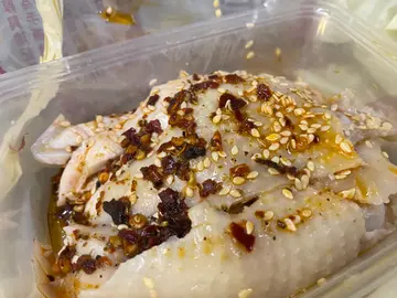 招牌手撕雞冷麵