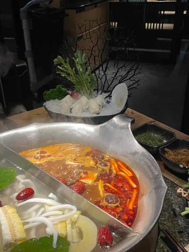 清涼椰子雞鍋｜台式麻辣鍋