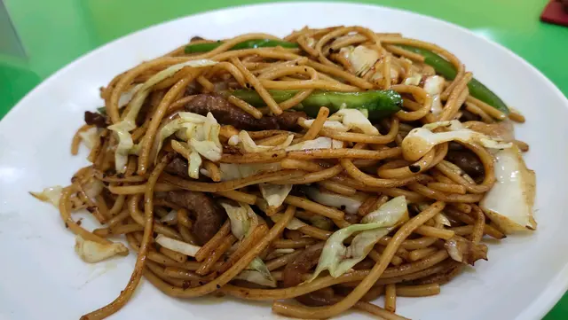 黑椒牛柳絲炒意粉