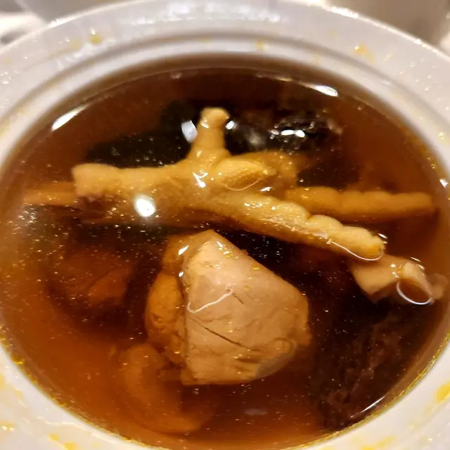 羊肚菌燉螺頭湯