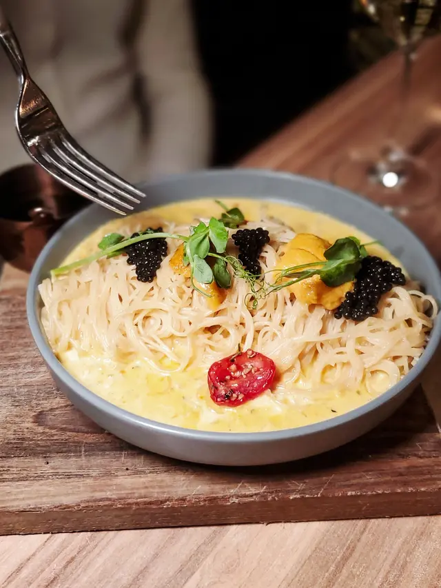 Angel Hair Hairy Crab Roe · Sea urchins