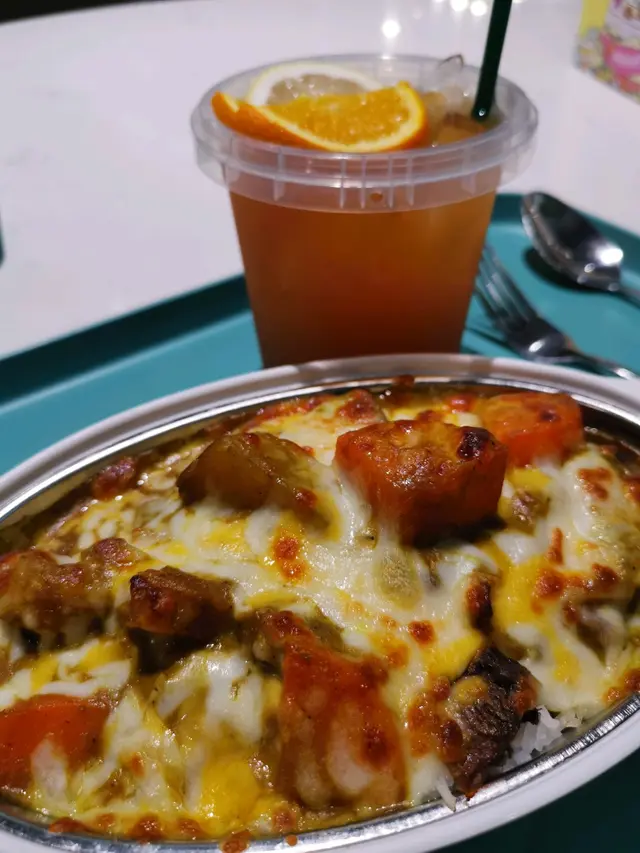 咖哩薯仔牛坑腩焗飯