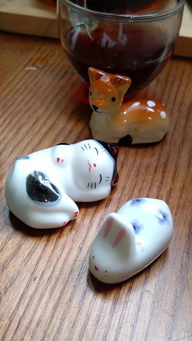店主好有心思，搜羅可愛動物筷子座