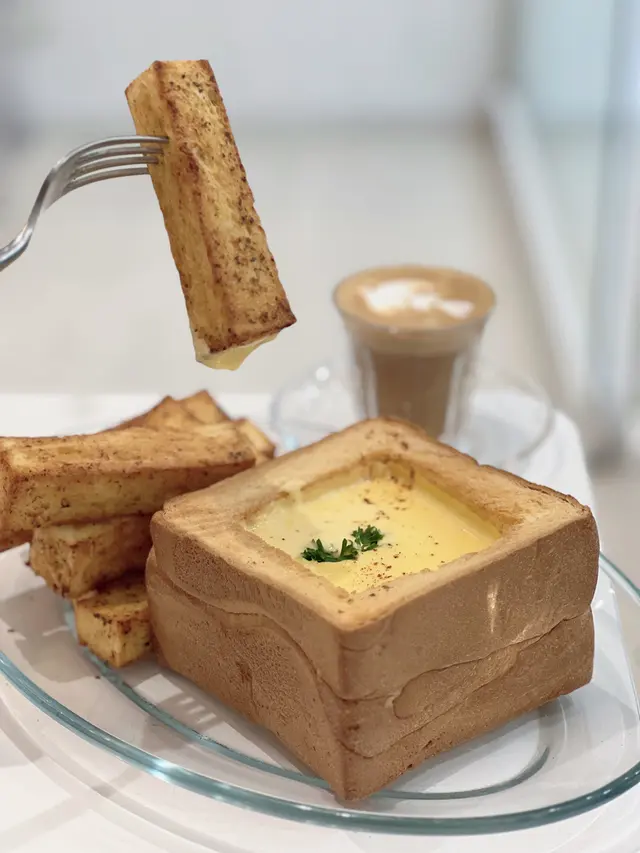 芝士吐司盒配蒜蓉包條