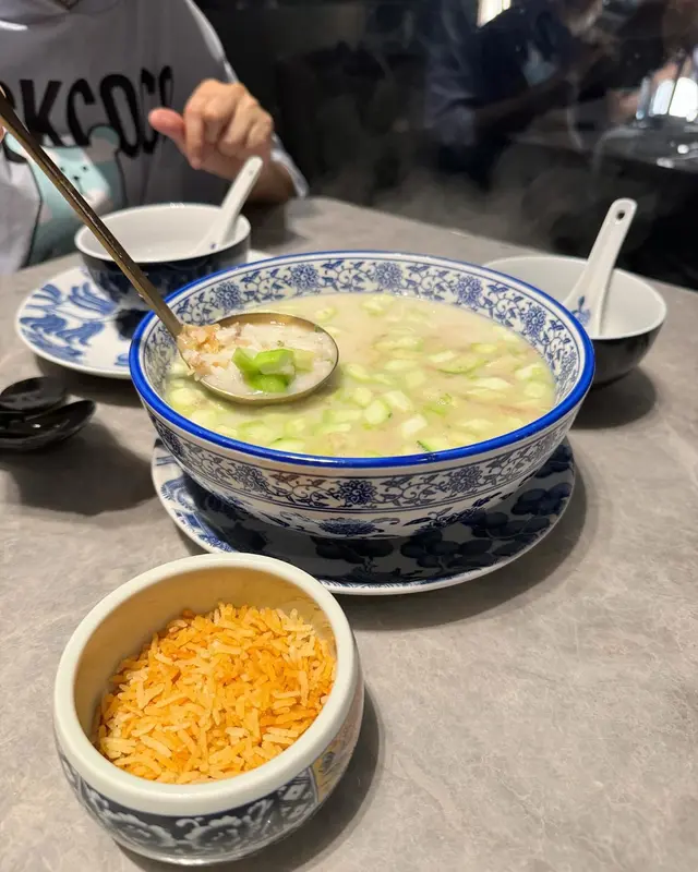 斑片肉鬆脆米魚湯泡飯