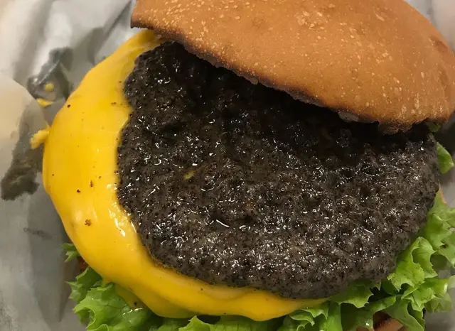 黑松露芝士牛堡