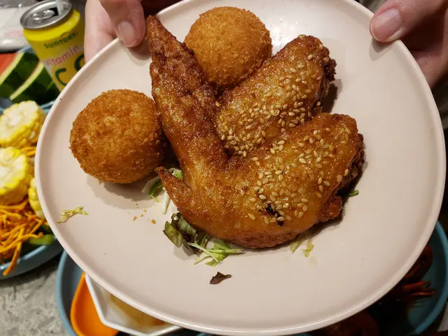 榴蓮波波,炸雞翼