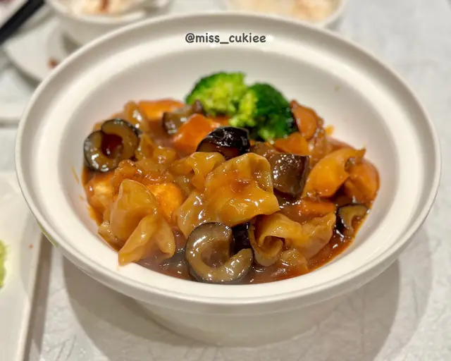 海參花膠鮑魚燒豆腐