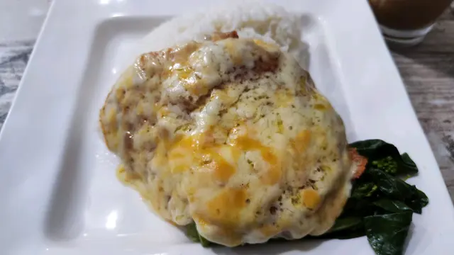 六重芝士煎肉餅飯