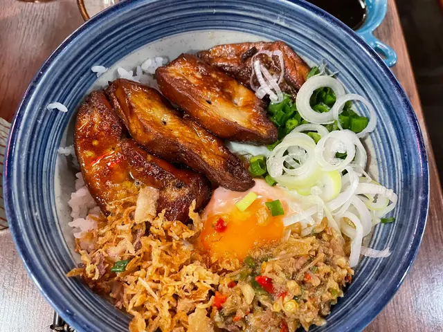 老闆娘鵝肝煎蛋撈飯