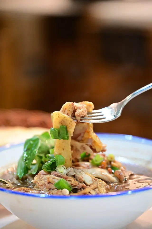 無骨海南雞船粉(金邊粉)