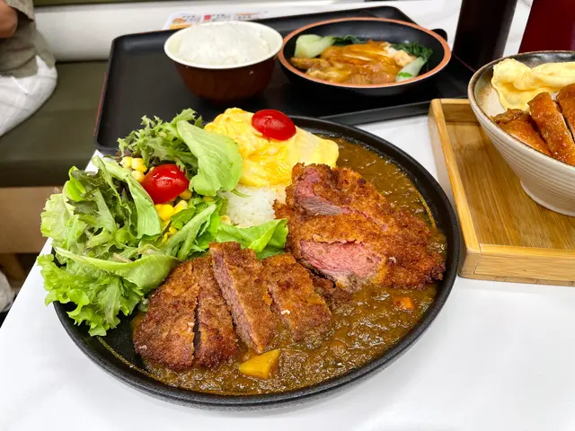 日式咖喱吉列牛柳日本蛋包飯