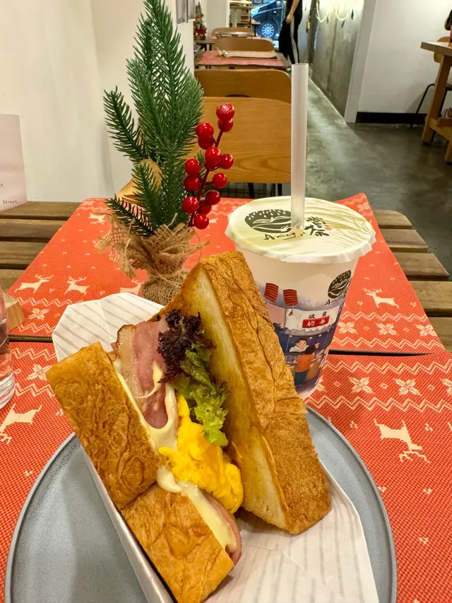 台式鐵板吐司-滿漢綜合+凍極品賞奶茶