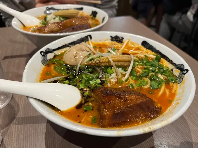 味玉辣麻味噌拉麵