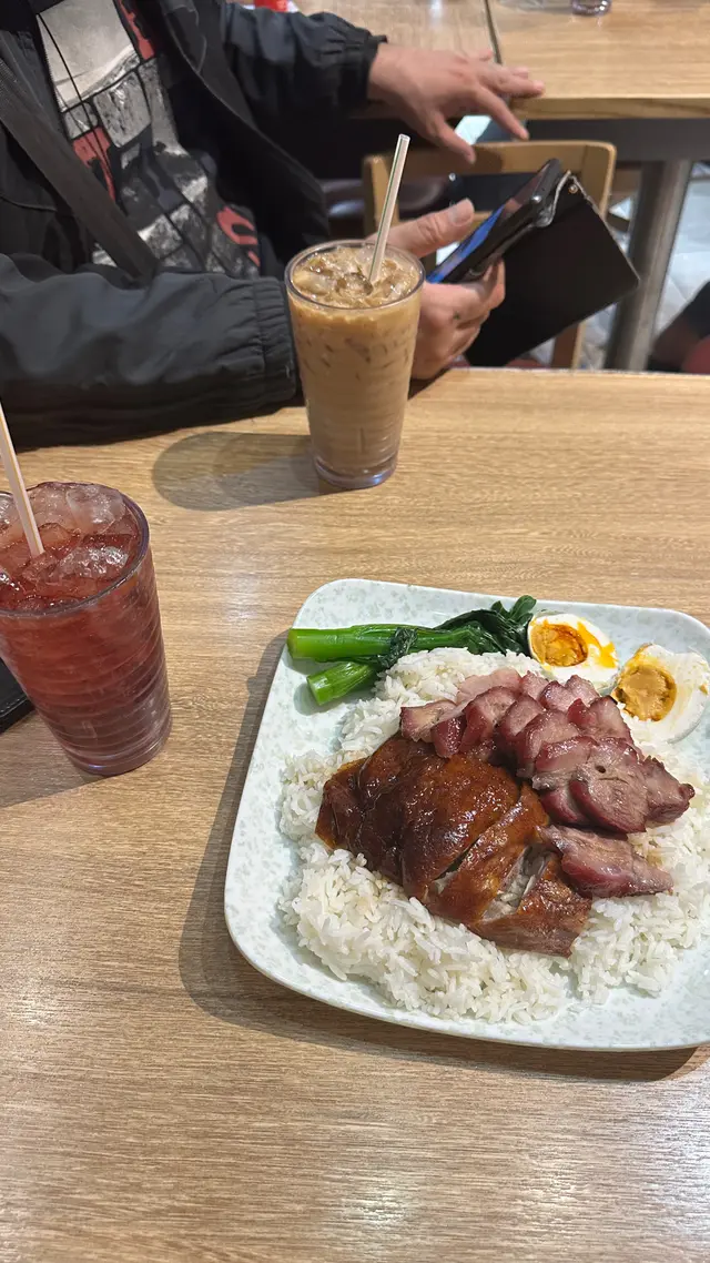 燒鴨拼叉燒加鹹蛋