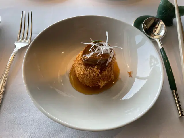 原隻鮑魚海鮮脆芋盒