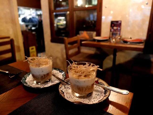 西班牙冬季傳統伊比利亞黑毛豬火腿湯