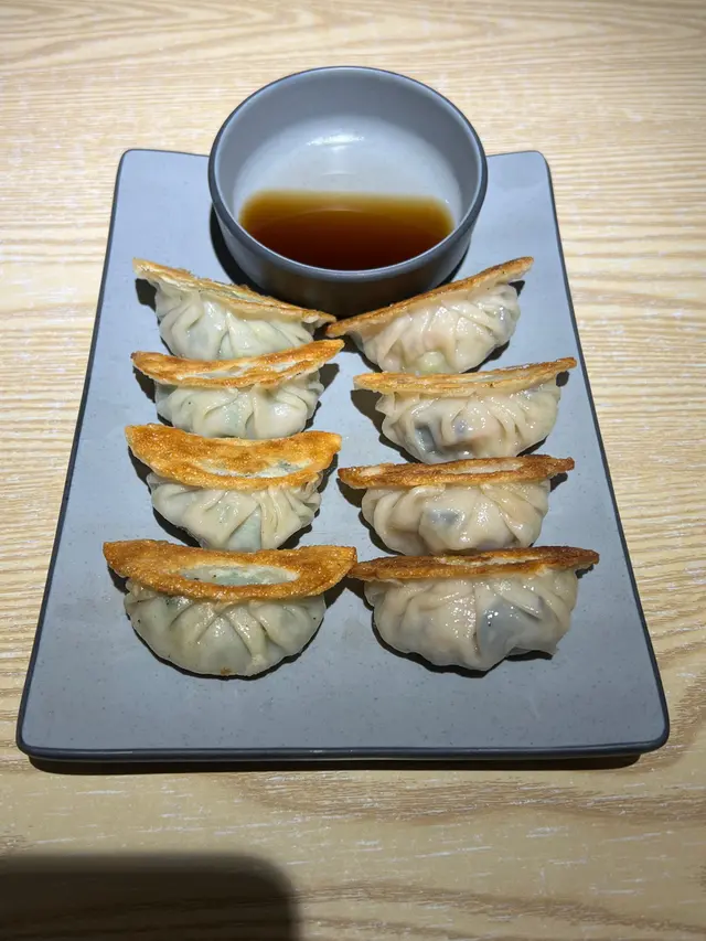 招牌煎餃8隻