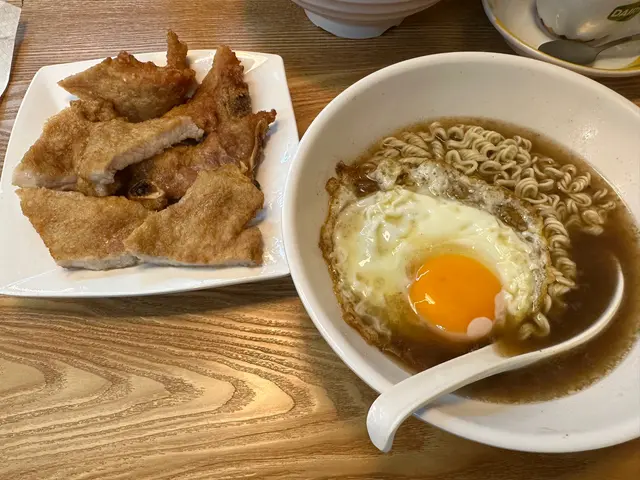 豬扒麵加蛋