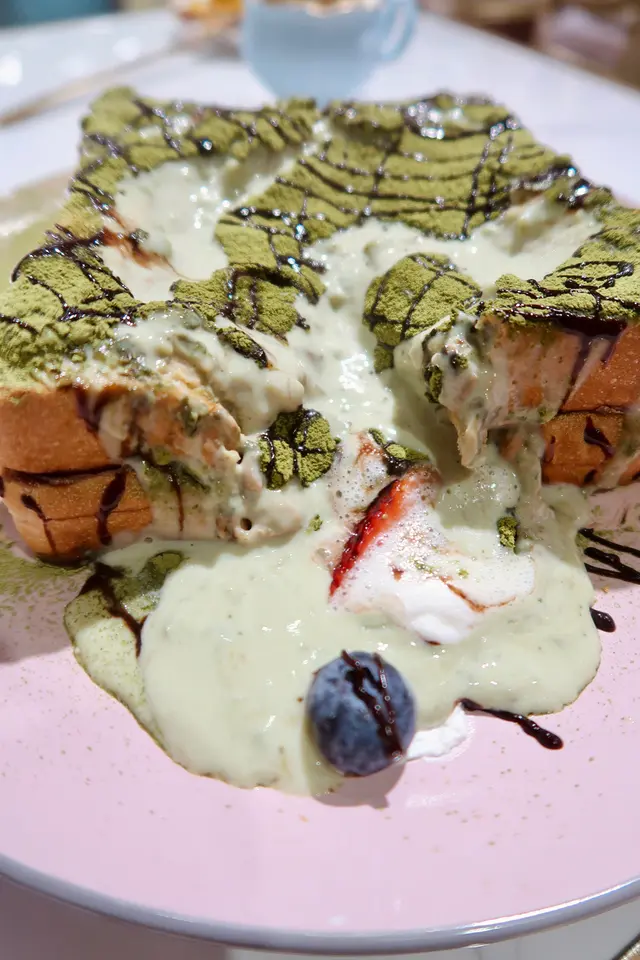 綠茶紅豆熔岩石山 Lava Toast