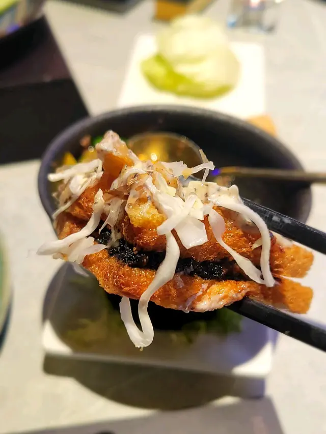 黑松露墨魚蝦多士