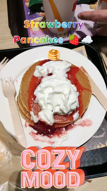 Strawberry Pancakes 🍓☁️🥞