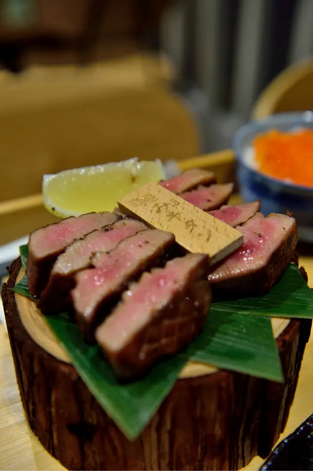 極味厚切牛舌定食：$148賣相非常之好，每一舊牛舌都好厚切，仲有迷你咖喱牛舌，每一嚿咬落去好彈牙，口感紮實而不失柔嫩，配合埋檸檬汁更加清新，好少有地方整得好食，可能未試過d更好食既😂我覺得呢碟牛舌真心好食👍🏻