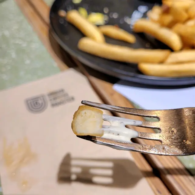 手打安格斯漢堡配薯條