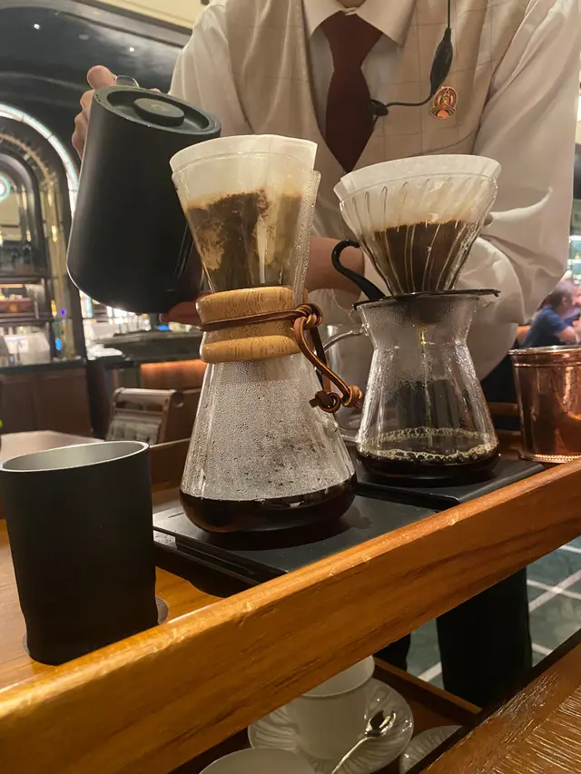 左:pour over; 右:chemex