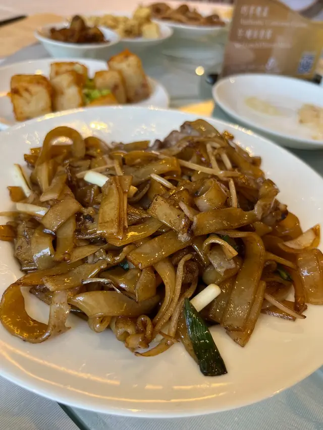 炒得有鑊氣,不會太油,條條分明,肉不嚡不韌,