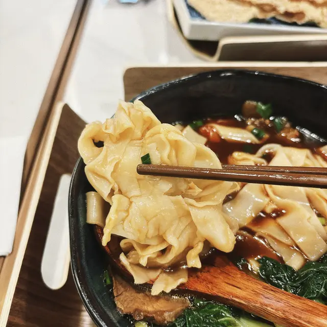 蕃茄湯牛肉手工粗麵