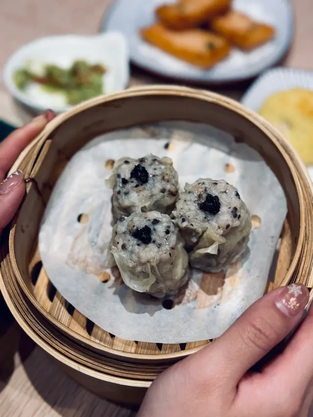 鵪鶉蛋松露燒賣